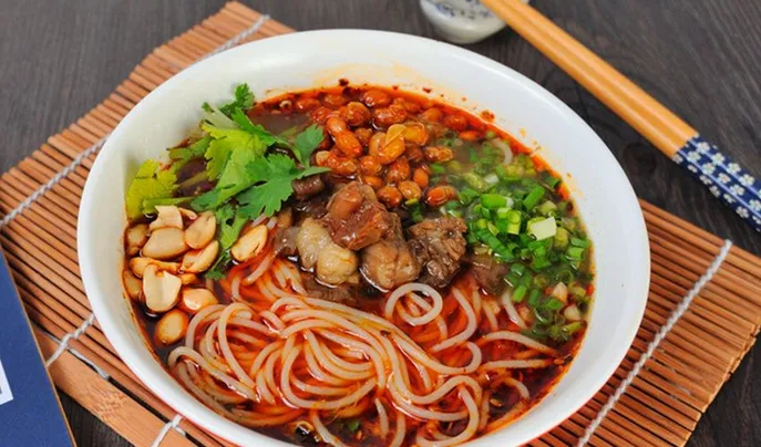 图片[6]-《云南米线盛宴：从传统到创新，舌尖上的狂欢不停歇，鲜香背后的历史与情怀，你尝过几种？》-北辰拾光