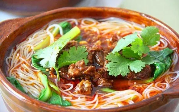 图片[7]-《云南米线盛宴：从传统到创新，舌尖上的狂欢不停歇，鲜香背后的历史与情怀，你尝过几种？》-北辰拾光